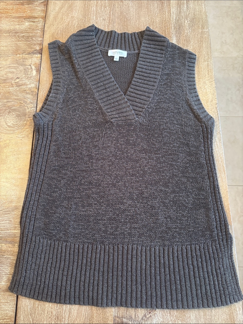 Havens Women's Brown V-Neck Knit Sleeveless Sweater